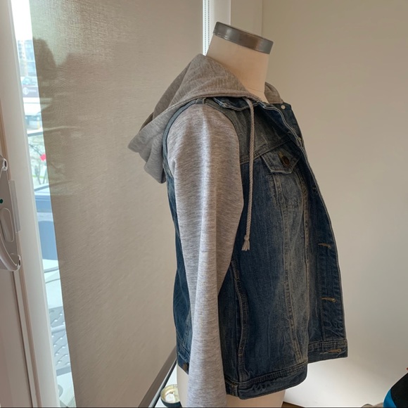 Jean Jacket with Sweatshirt Sleeves - Picture 4 of 5